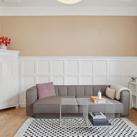 Come Modern 1br In City-center Apartment