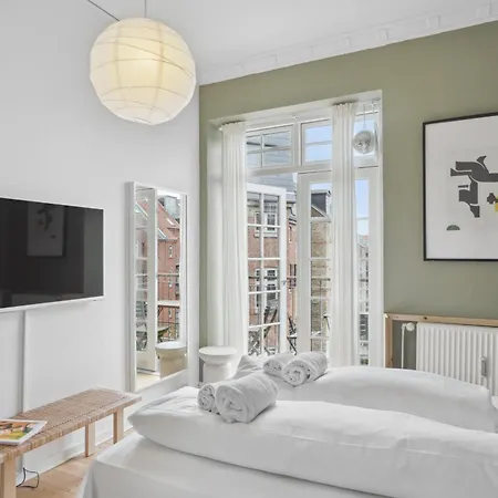 Come Modern 1br In City-center Apartment